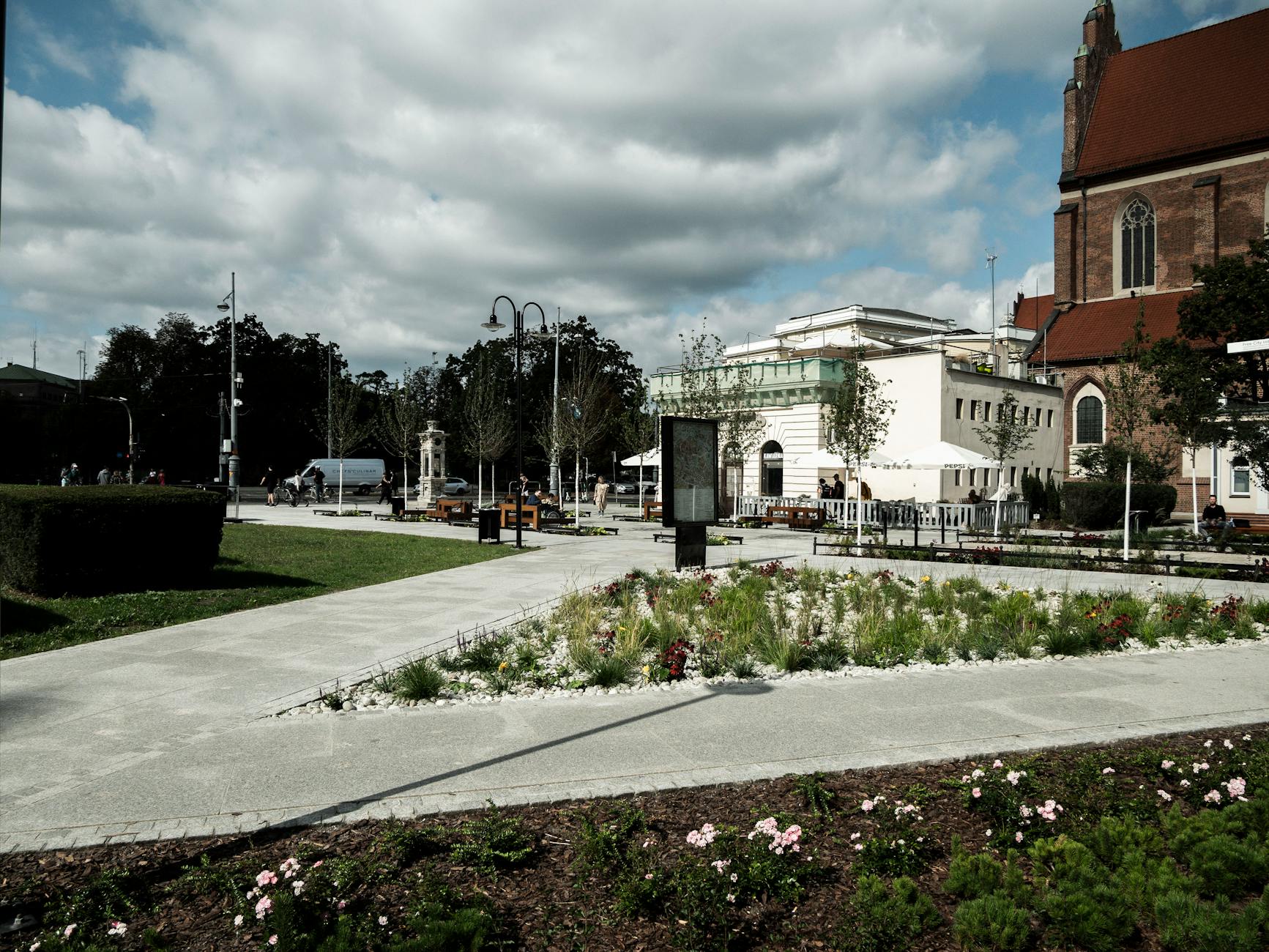 Grafika symbolizująca zielone tereny miejskie w Gorlicach po rewitalizacji